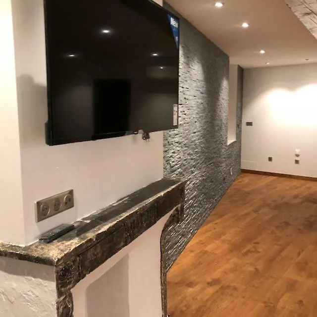 Suite Au Bord Du Rhone 비엔 홈스테이